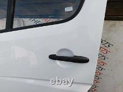 Porte avant passager gauche Mercedes Sprinter W906 13- sur éraflures et rayures blanches